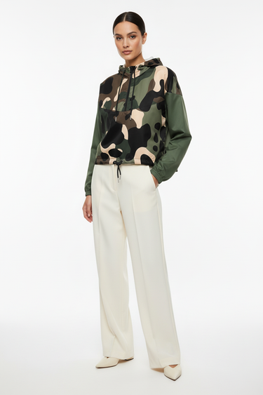 Classy Look 3 - Wide-leg trousers and pointed flats