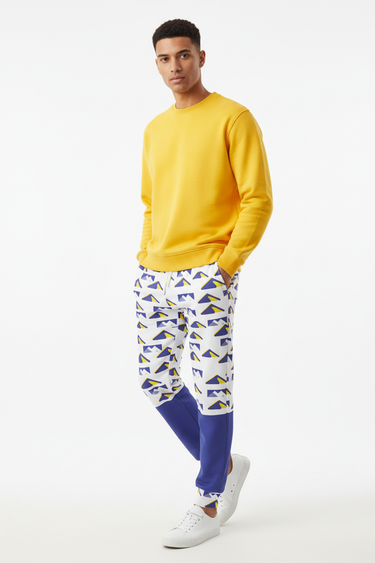 Contemporary casual look