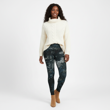 Fall look with Black model