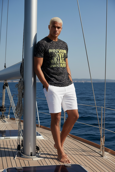 Sailboat Editorial Look 2 – Mast