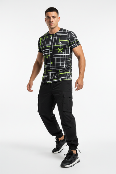 Streetwear - Cargo pants with chunky sneakers