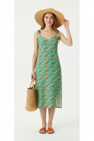 Beach look with straw hat