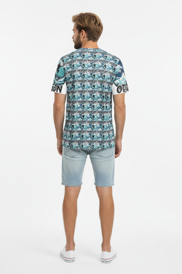 Bearded model back showing pattern details