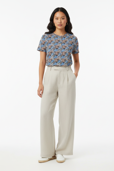 Classy wide-leg linen pants