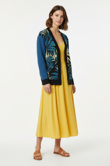 Female model - spring styling with yellow dress