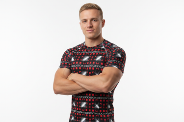 Studio Look 4 – Arms Crossed
