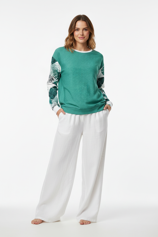 Sweatshirt with White Linen Pants Front
