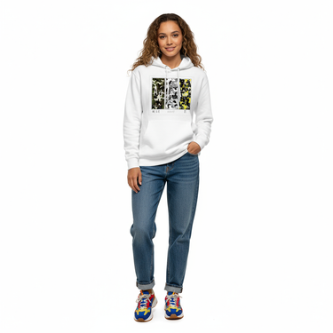 White Hoodie Casual Look