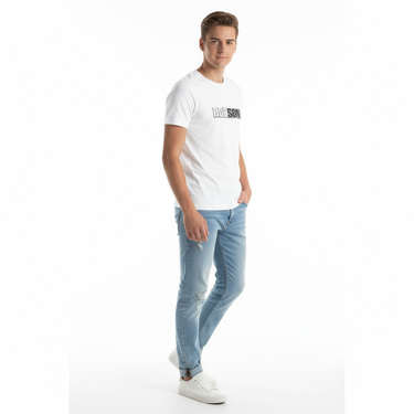 White tee casual look